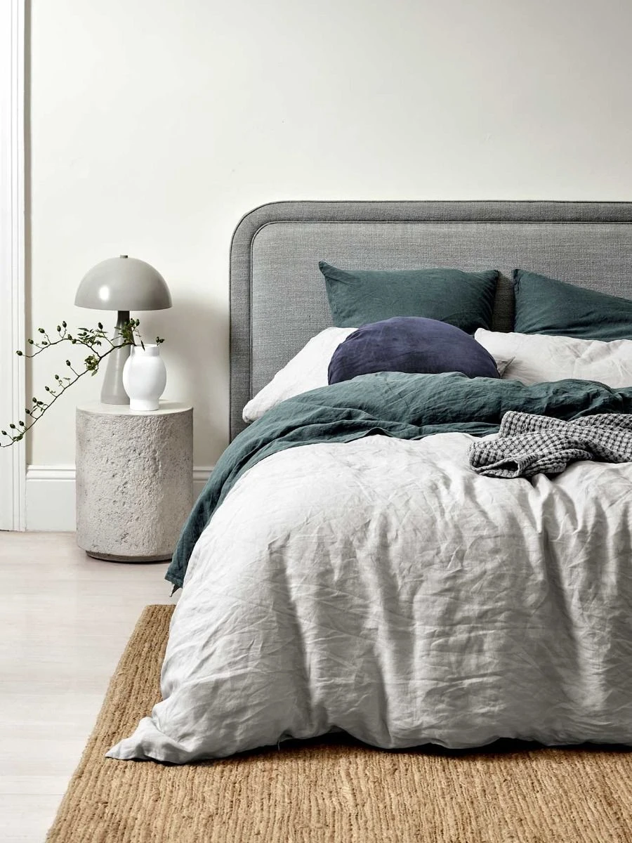 Emile Linen Standard Pillowcase - Glacier 4 Emile Linen Standard Pillowcase - Glacier - Image 2