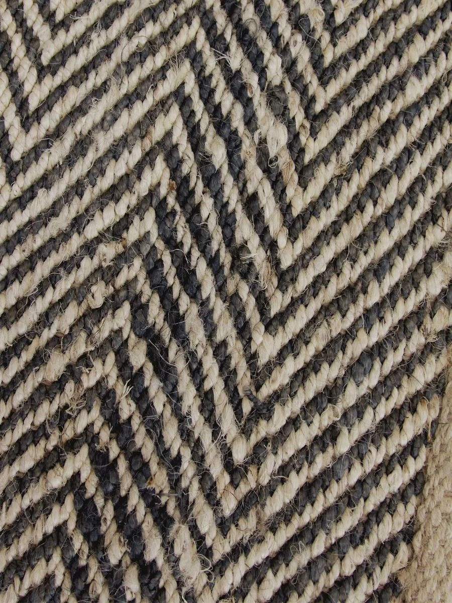 Herringbone Hall Runner - Black/Natural 6 Herringbone Hall Runner - Black/Natural - Image 4