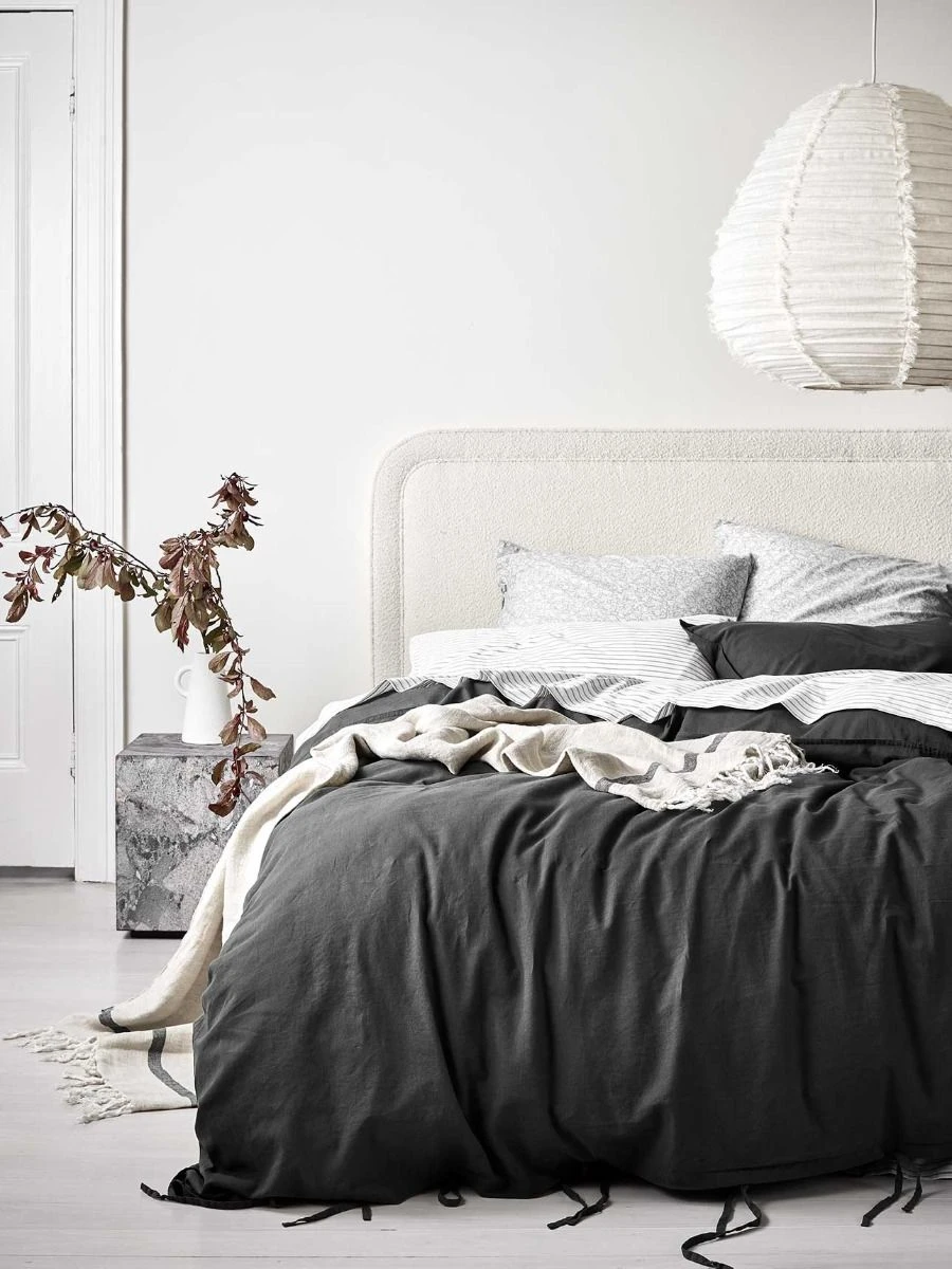 Avriel Tall Vase 6 Avriel Tall Vase - Image 4