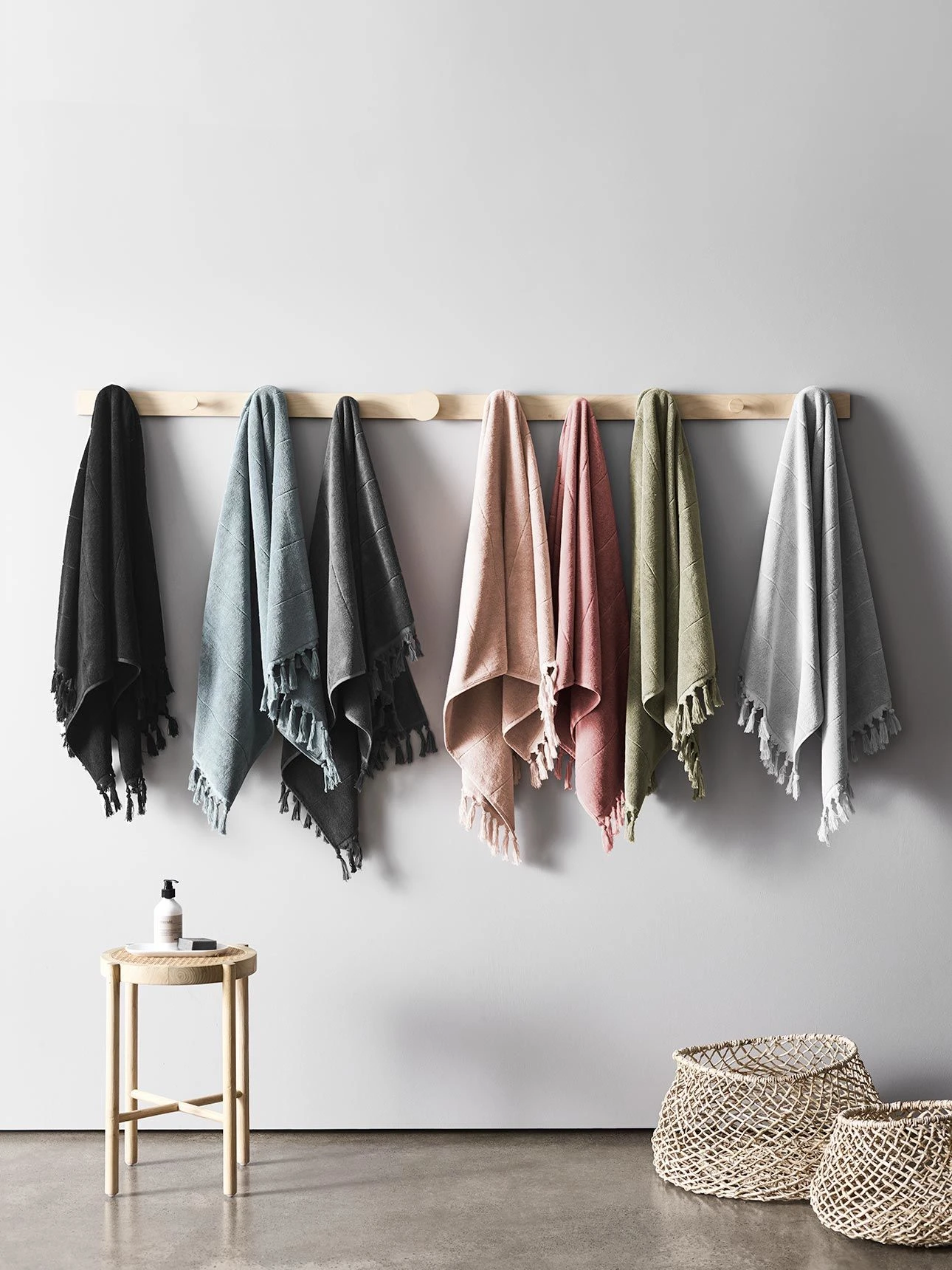 Paros Bath Towel Set - Black 11 Paros Bath Towel Set - Black - Image 9