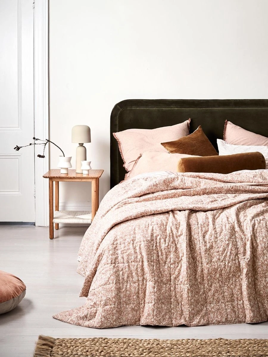 Varanasi European Pillowcase - Hazelnut 4 Varanasi European Pillowcase - Hazelnut - Image 2