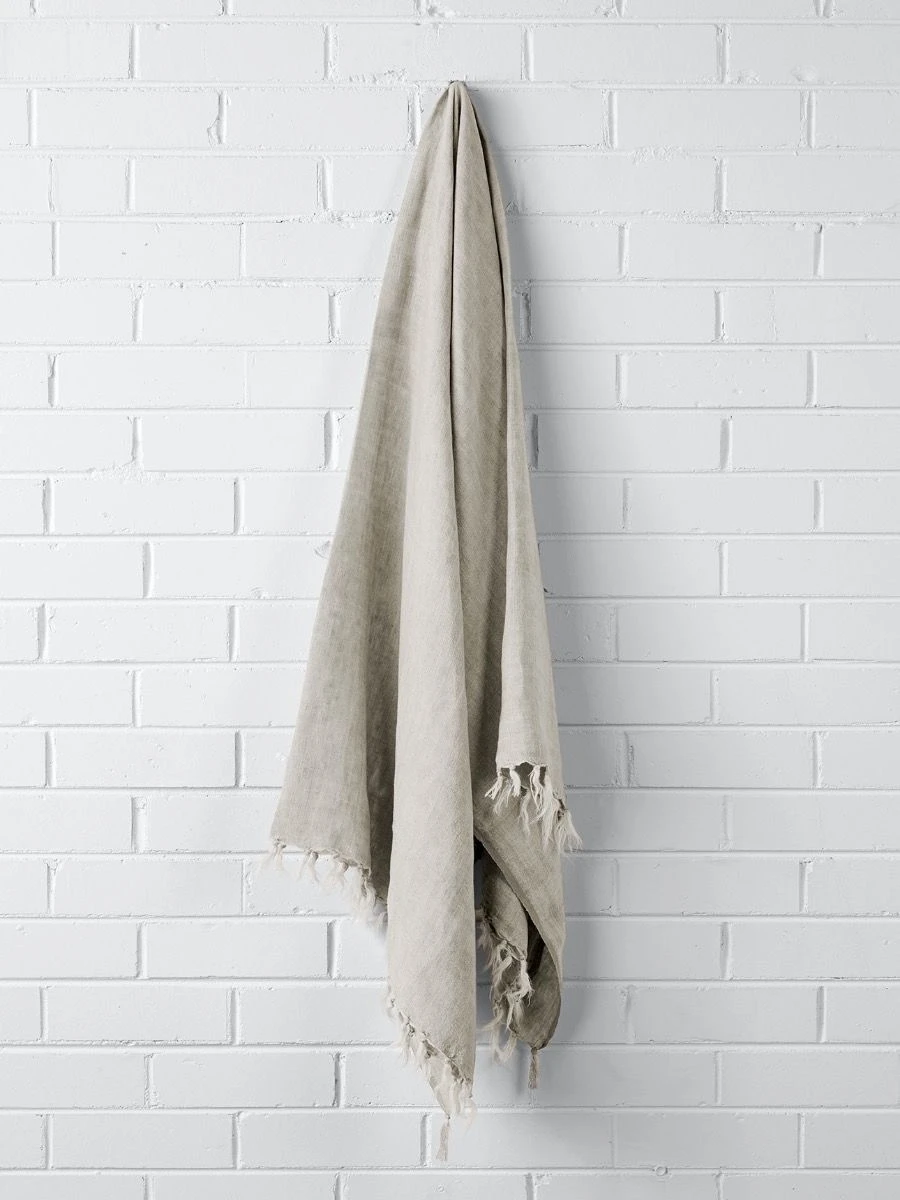 Vintage Linen Fringe Throw - Natural